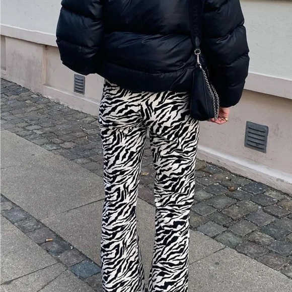 Zoven trouser 90s zebra BW Print 98% cotton 2% spandex - Picture 3 of 4